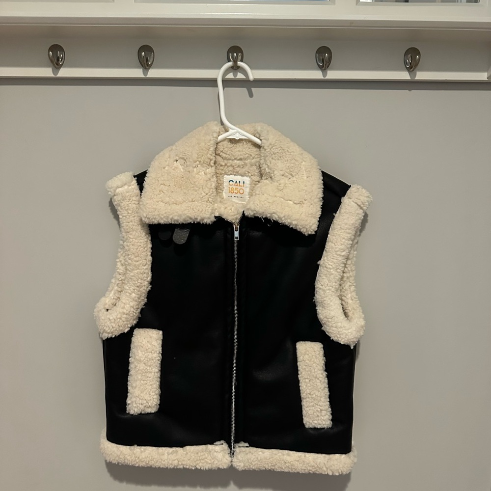 CALIA Women's Black and Cream Vest